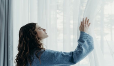 Durable Curtain Fabrics for High-Traffic Hotels: A Guide