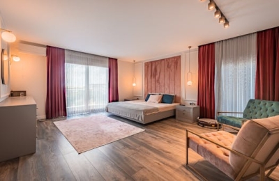 Velvet Curtains for a Luxury Bedroom Makeover | Guide